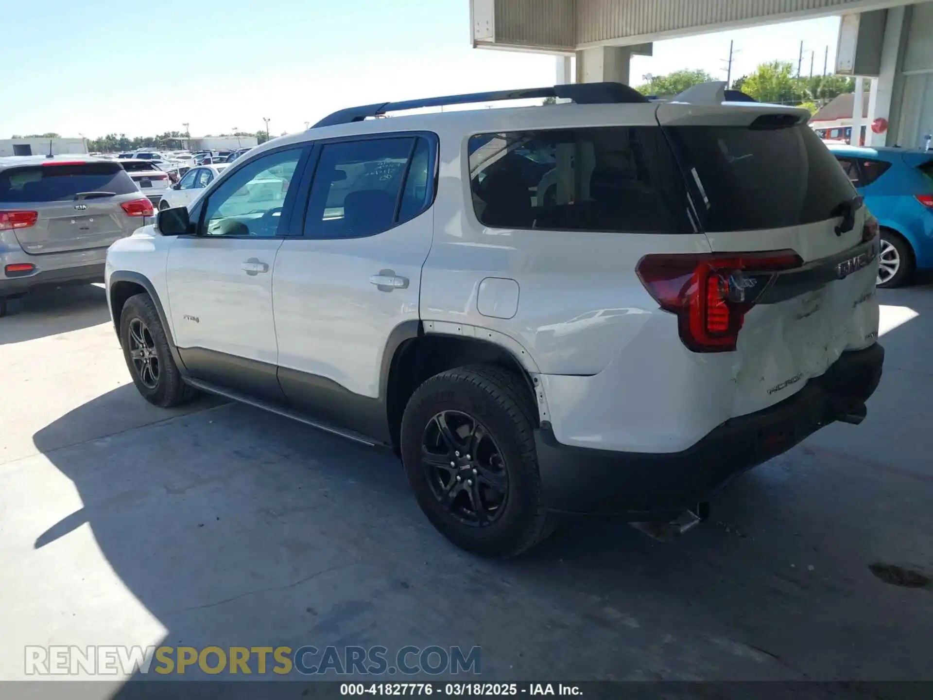 3 Photograph of a damaged car 1GKKNLLS0MZ102445 GMC ACADIA 2021