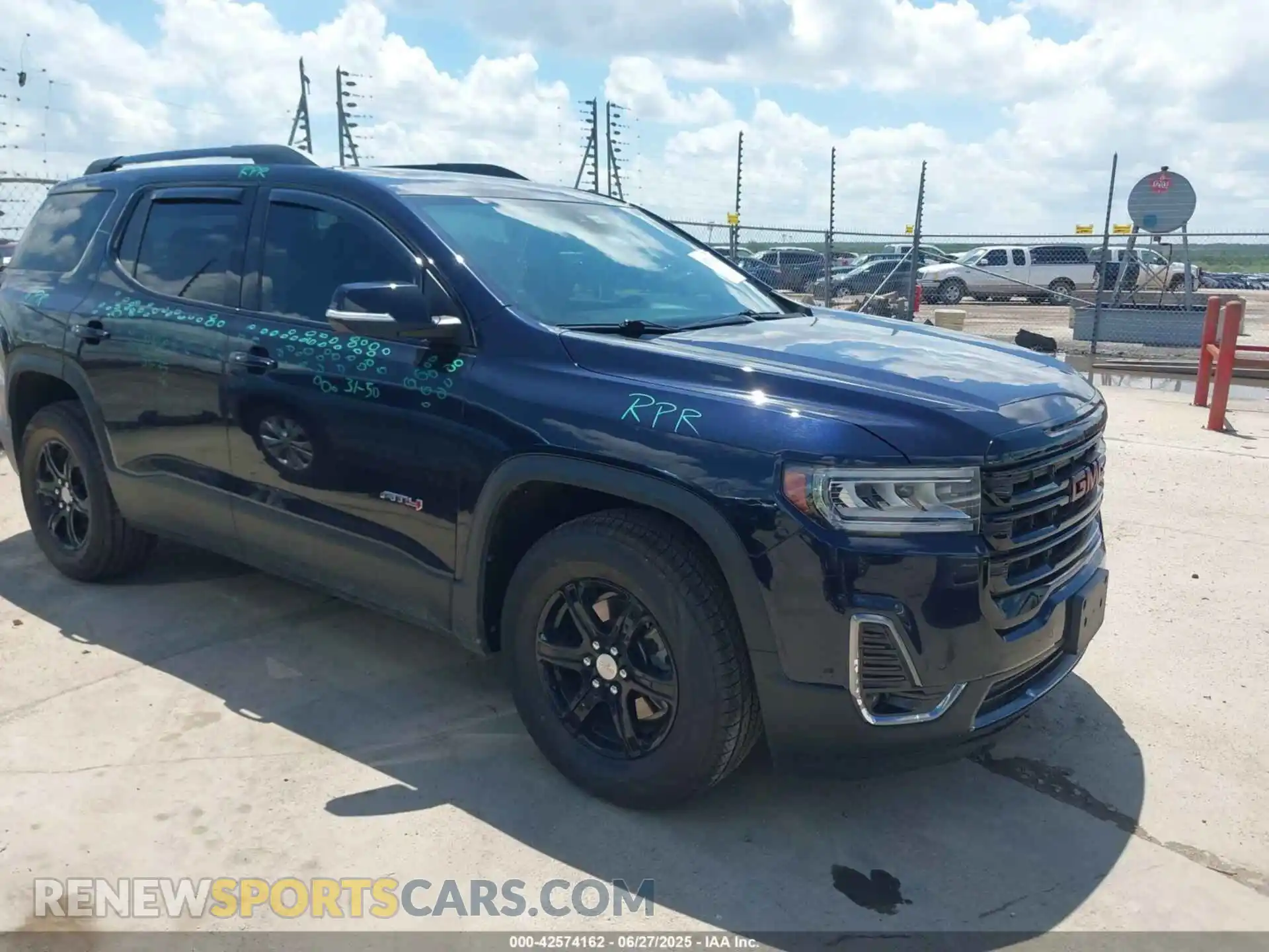 1 Photograph of a damaged car 1GKKNLLS0MZ202206 GMC ACADIA 2021