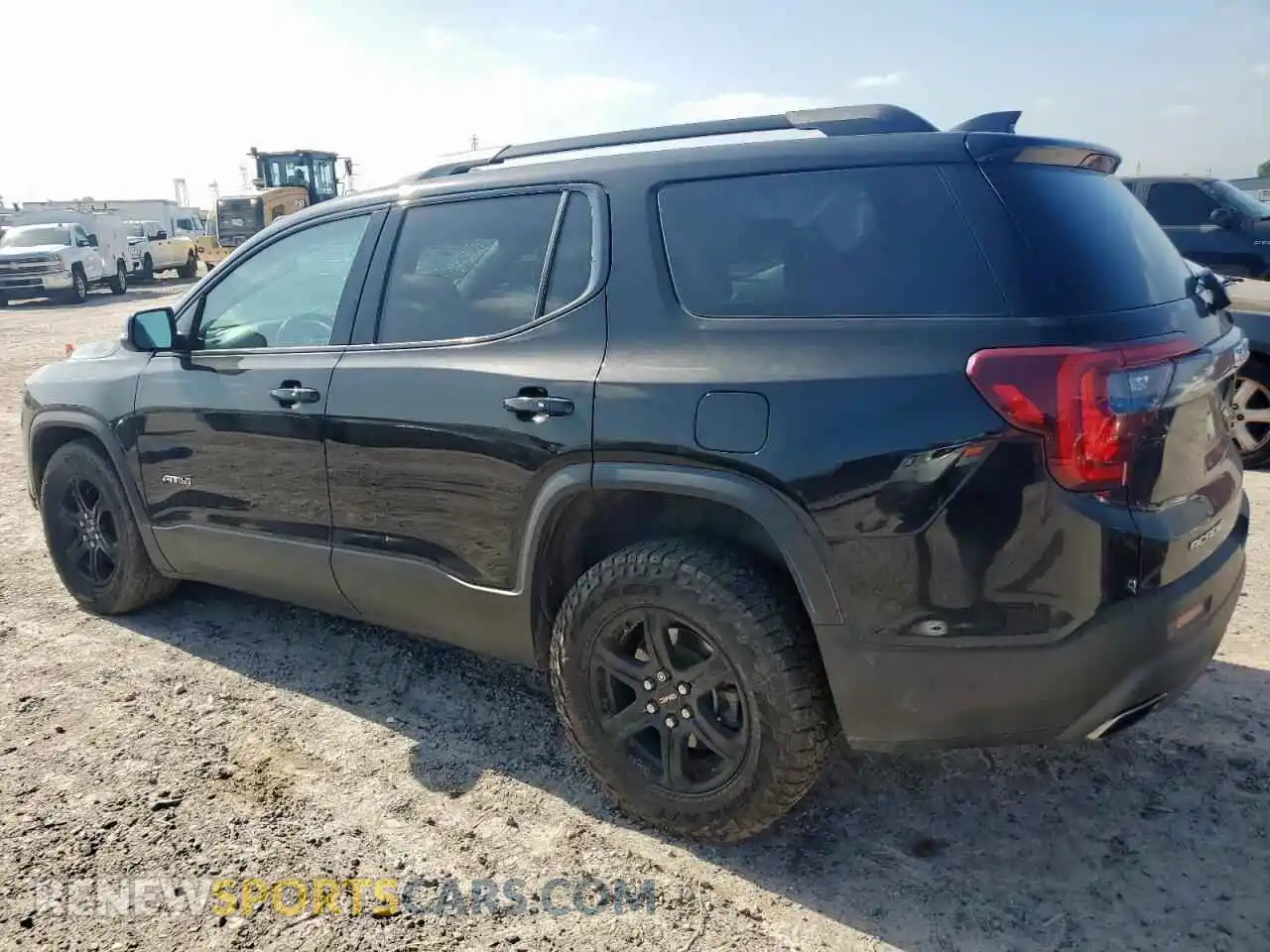 2 Photograph of a damaged car 1GKKNLLS3MZ127324 GMC ACADIA 2021