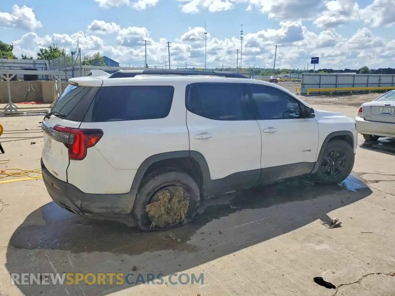 3 Photograph of a damaged car 1GKKNLLS4MZ117157 GMC ACADIA 2021