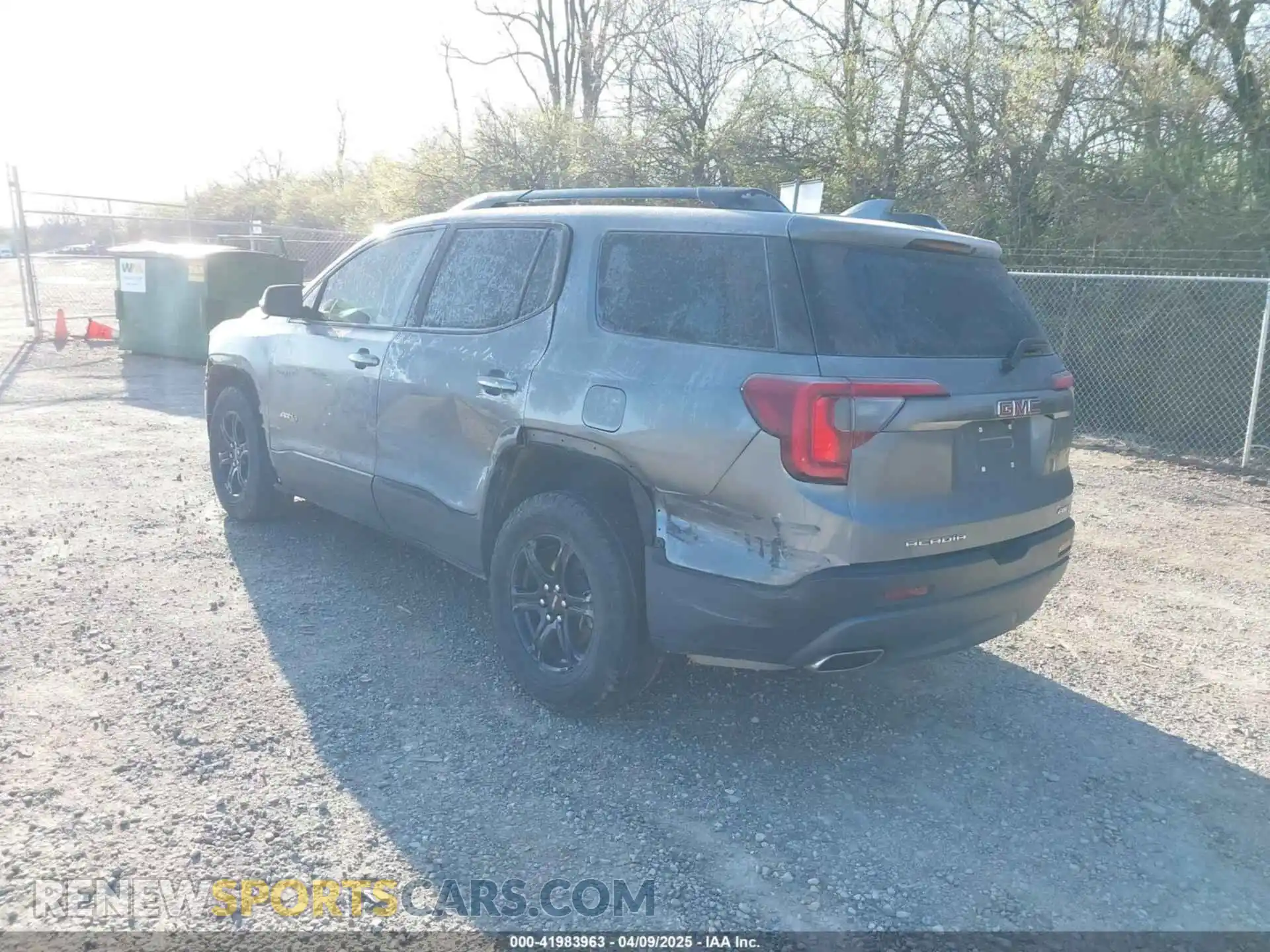 3 Photograph of a damaged car 1GKKNLLS4MZ166651 GMC ACADIA 2021