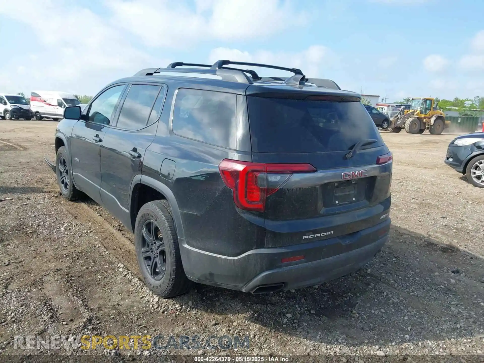 3 Photograph of a damaged car 1GKKNLLS4MZ215489 GMC ACADIA 2021