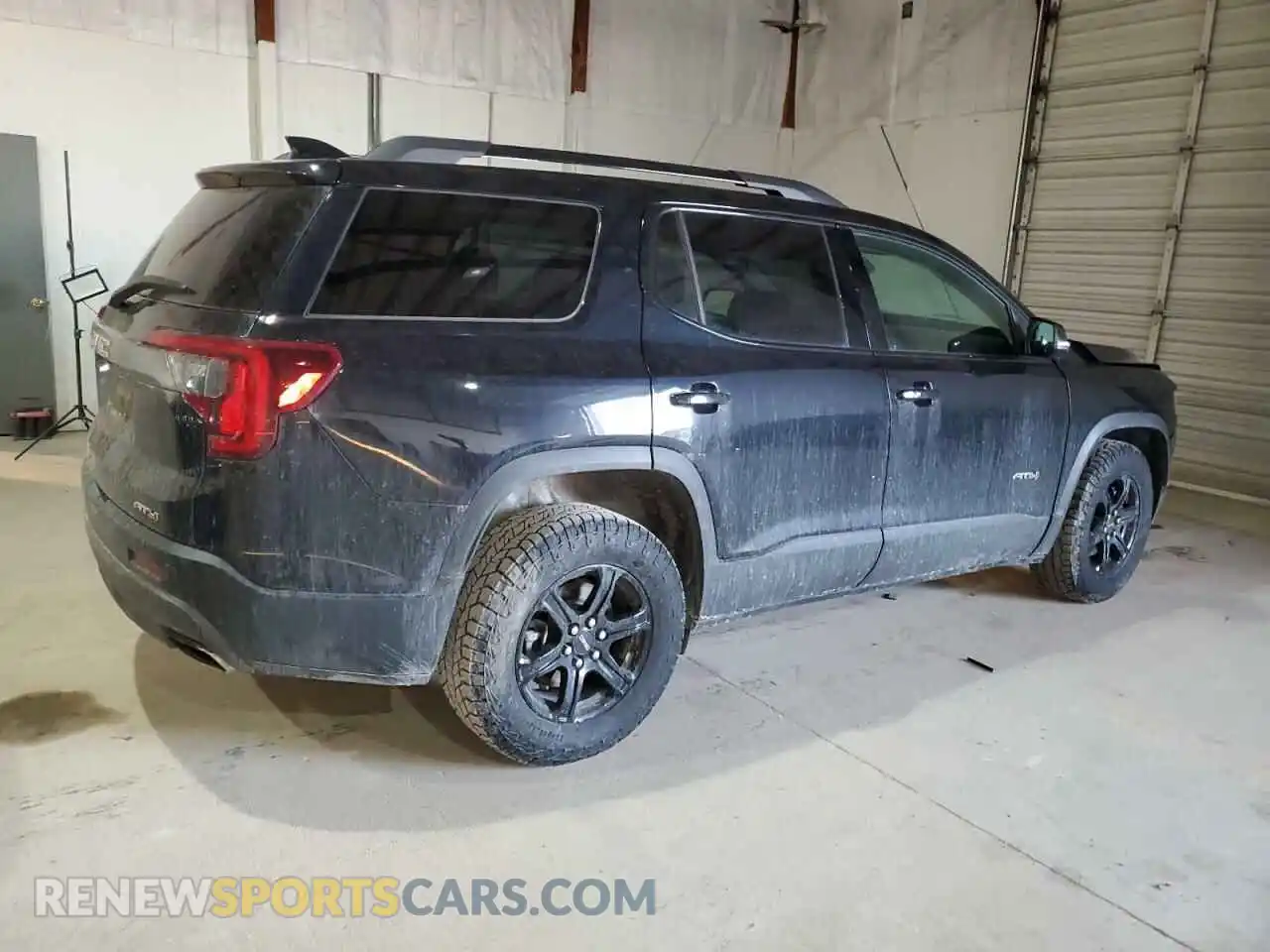 3 Photograph of a damaged car 1GKKNLLS8MZ170251 GMC ACADIA 2021