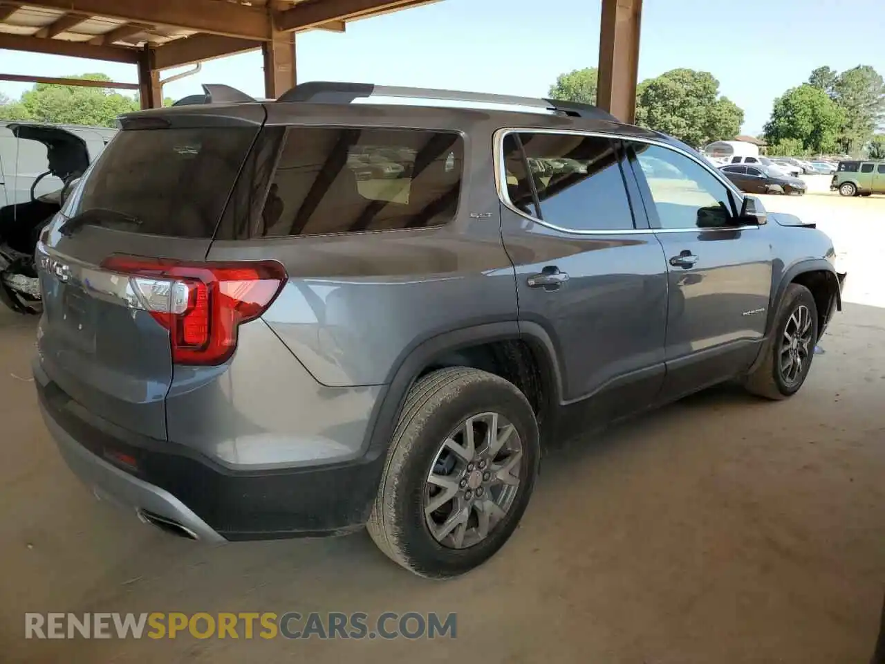 3 Photograph of a damaged car 1GKKNML49MZ198616 GMC ACADIA 2021