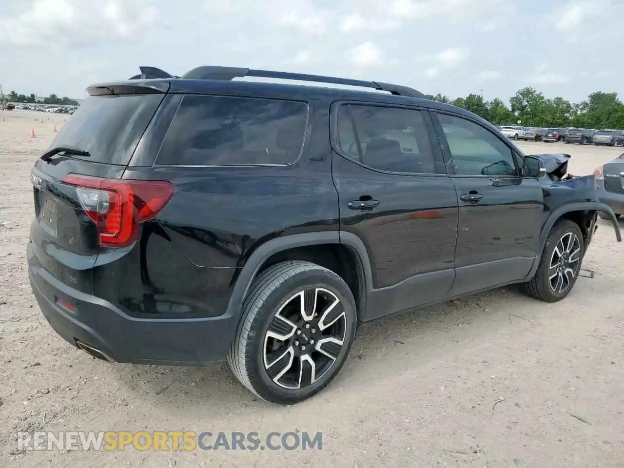 3 Photograph of a damaged car 1GKKNMLS4MZ157180 GMC ACADIA 2021