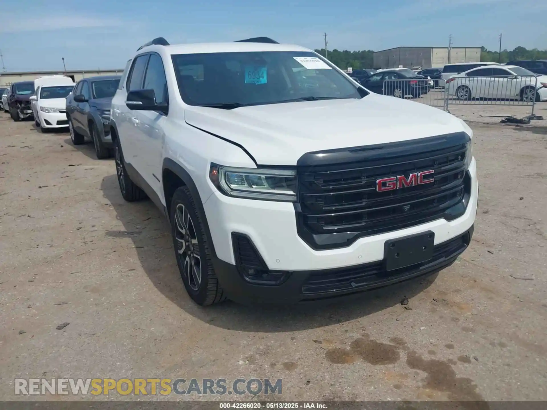 1 Photograph of a damaged car 1GKKNMLS4MZ211240 GMC ACADIA 2021