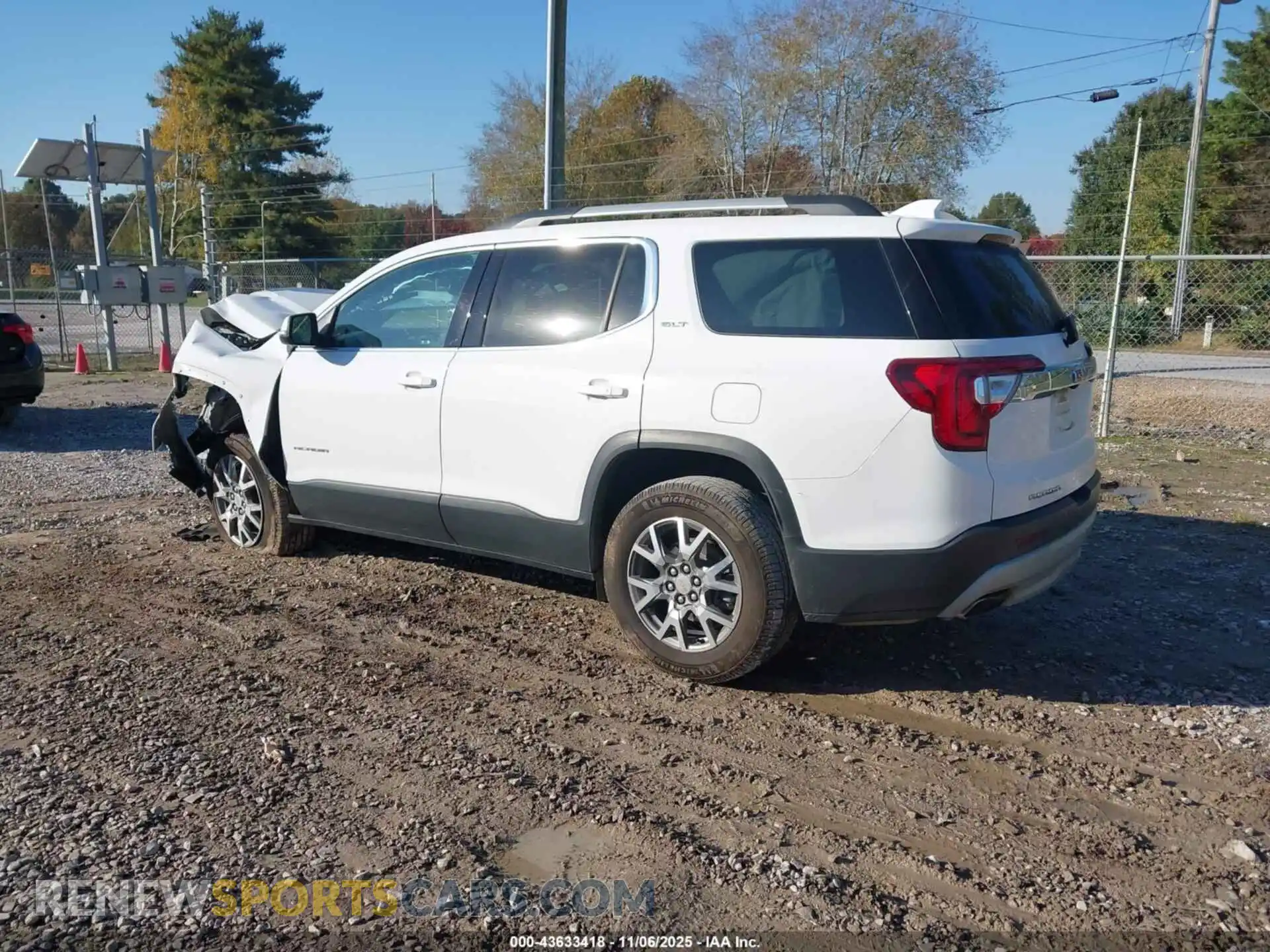 3 Photograph of a damaged car 1GKKNMLSXMZ199577 GMC ACADIA 2021
