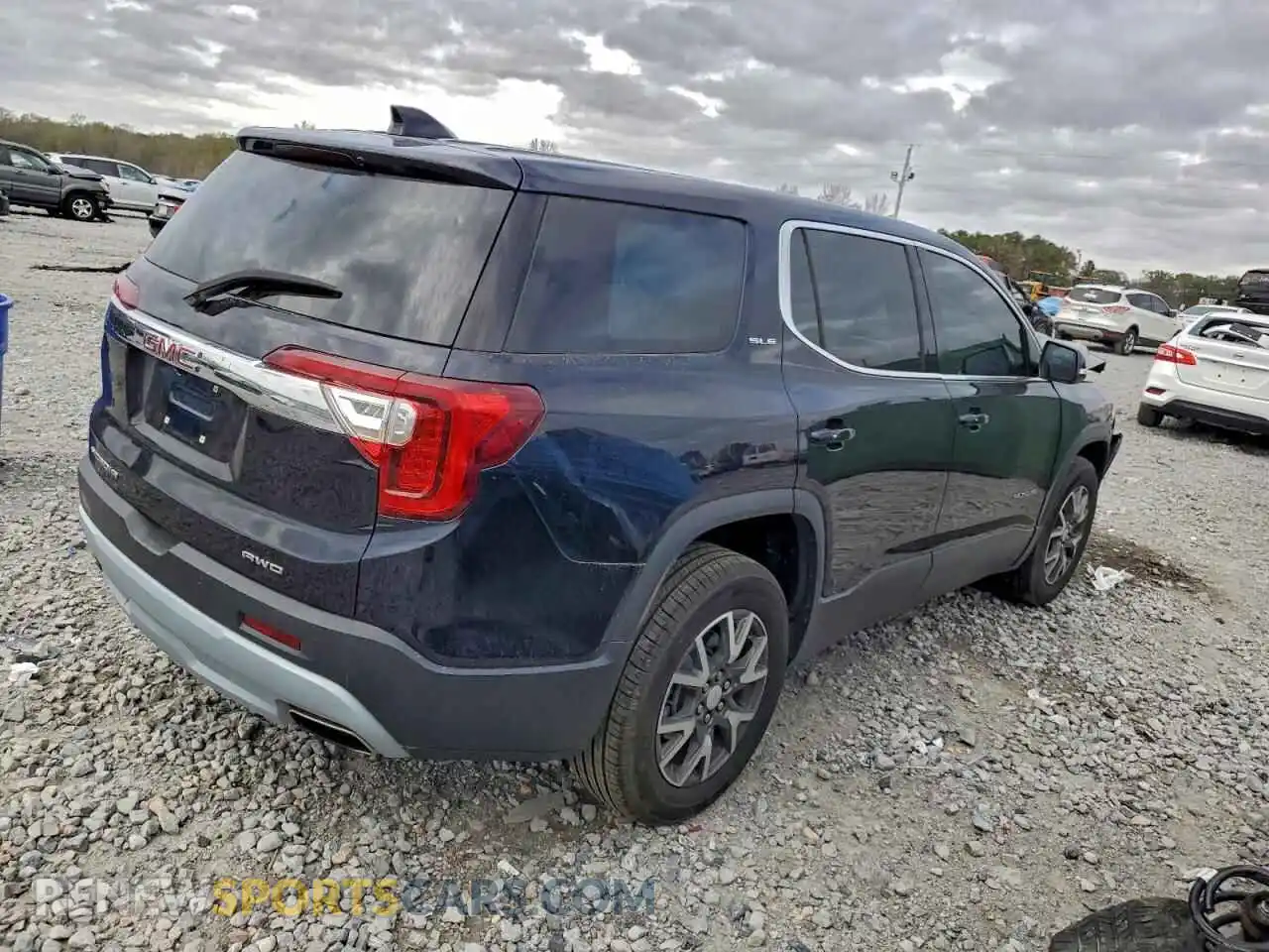 3 Photograph of a damaged car 1GKKNRL41MZ168992 GMC ACADIA 2021