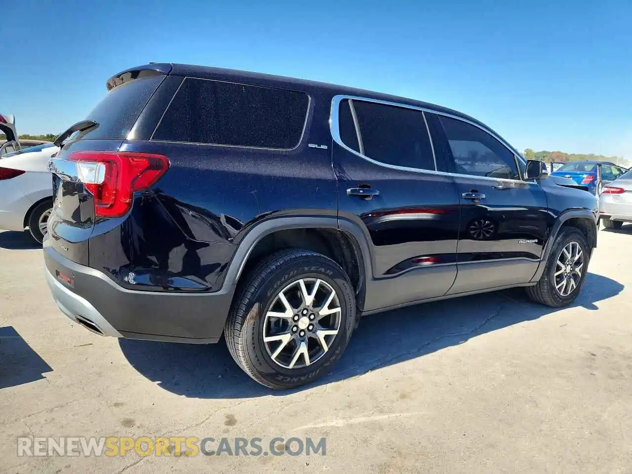 3 Photograph of a damaged car 1GKKNRLS4MZ139081 GMC ACADIA 2021