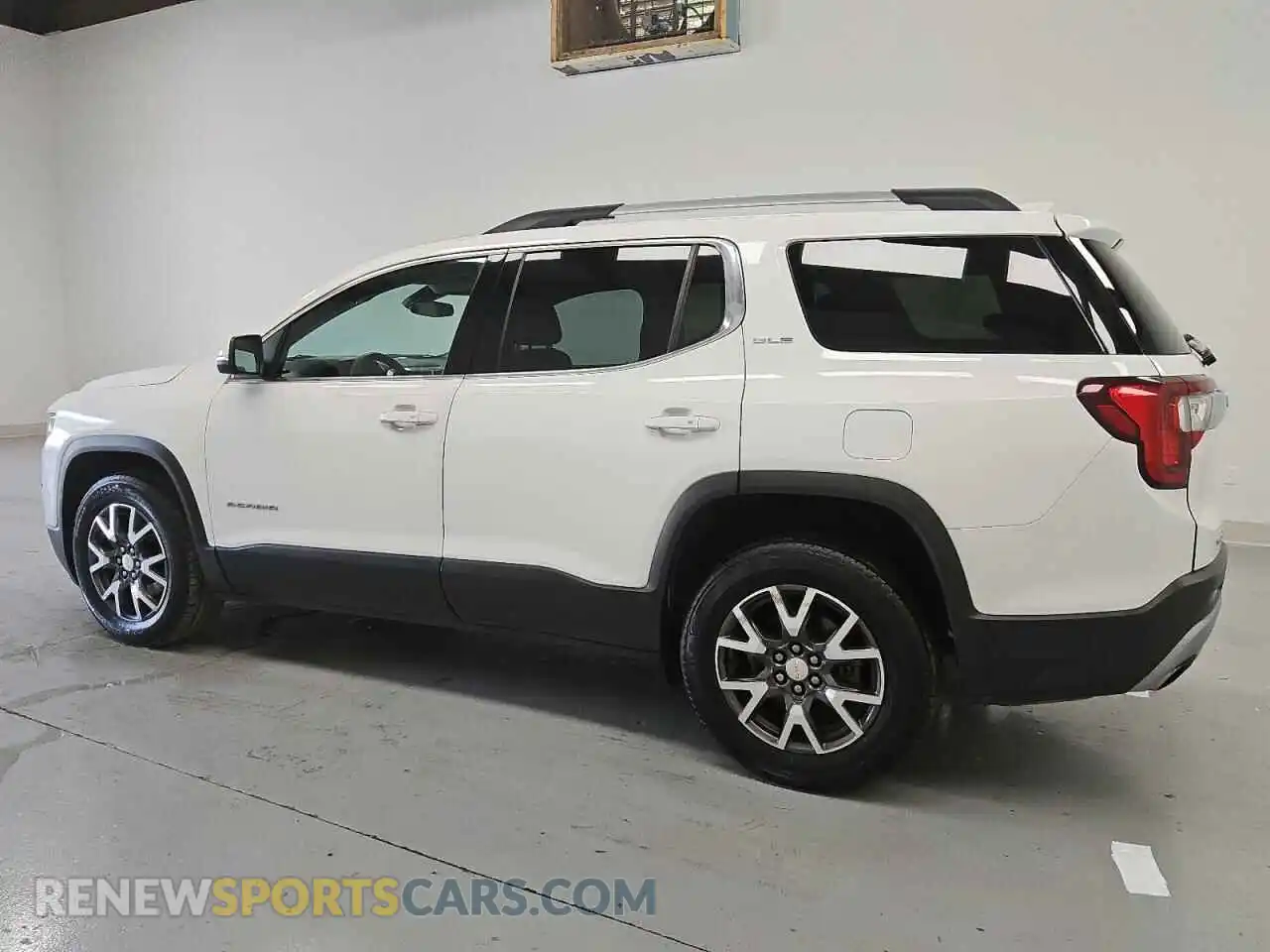 2 Photograph of a damaged car 1GKKNRLSXMZ117764 GMC ACADIA 2021