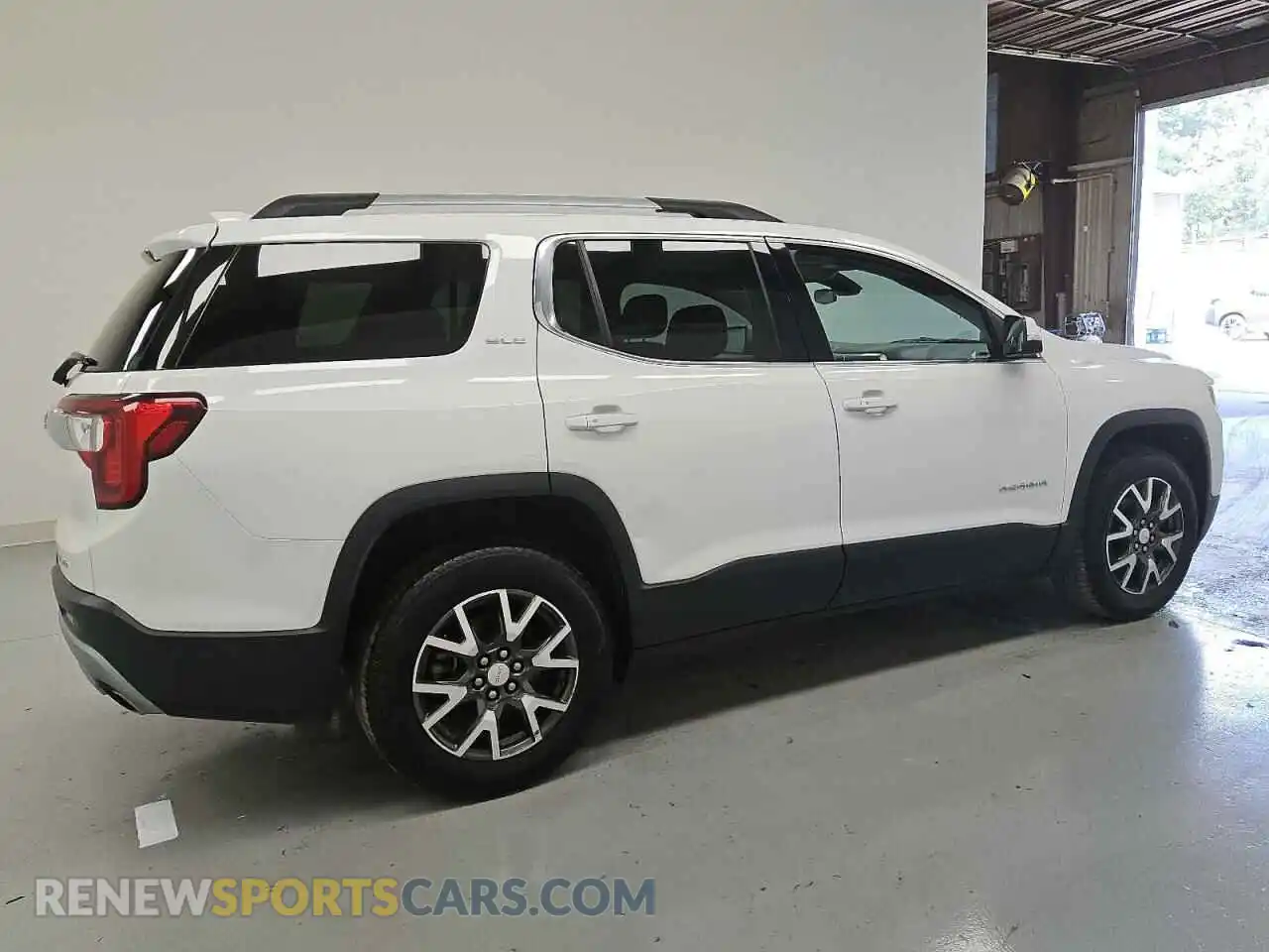 3 Photograph of a damaged car 1GKKNRLSXMZ117764 GMC ACADIA 2021