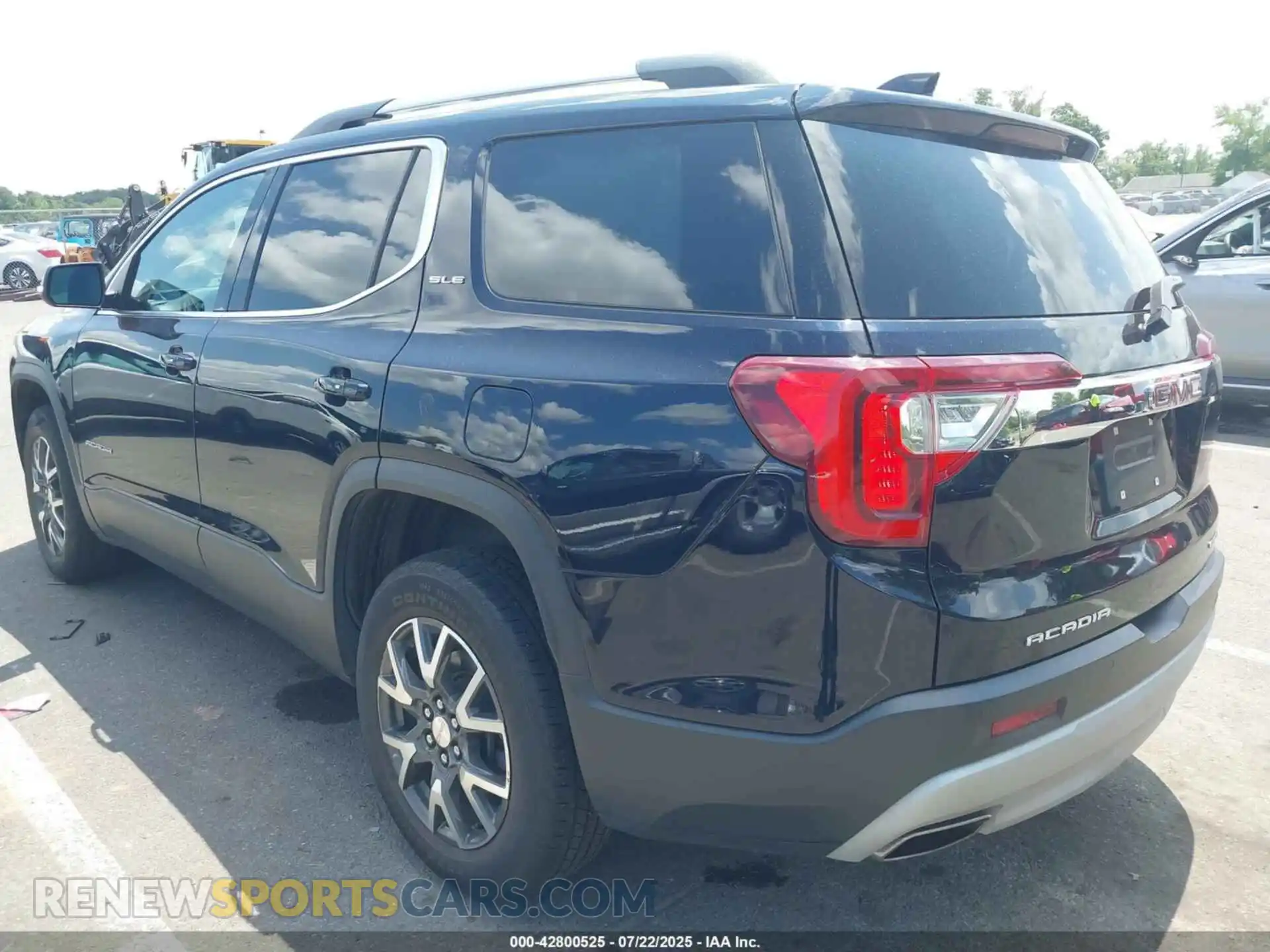 3 Photograph of a damaged car 1GKKNRLSXMZ202300 GMC ACADIA 2021