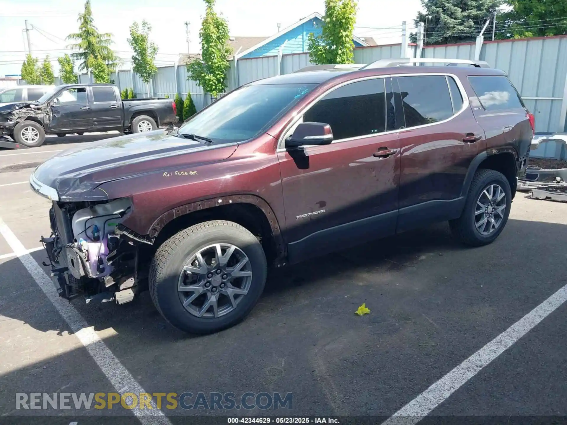 2 Photograph of a damaged car 1GKKNUL42MZ172617 GMC ACADIA 2021
