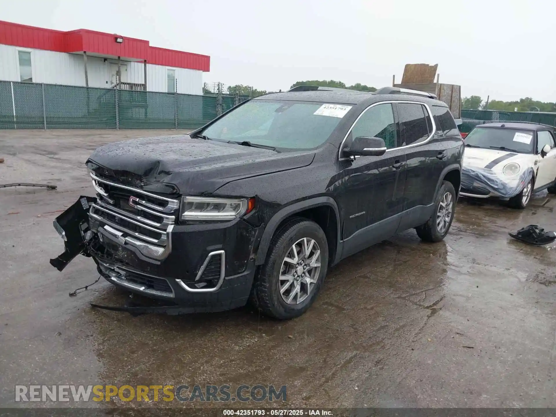 2 Photograph of a damaged car 1GKKNUL46MZ140897 GMC ACADIA 2021