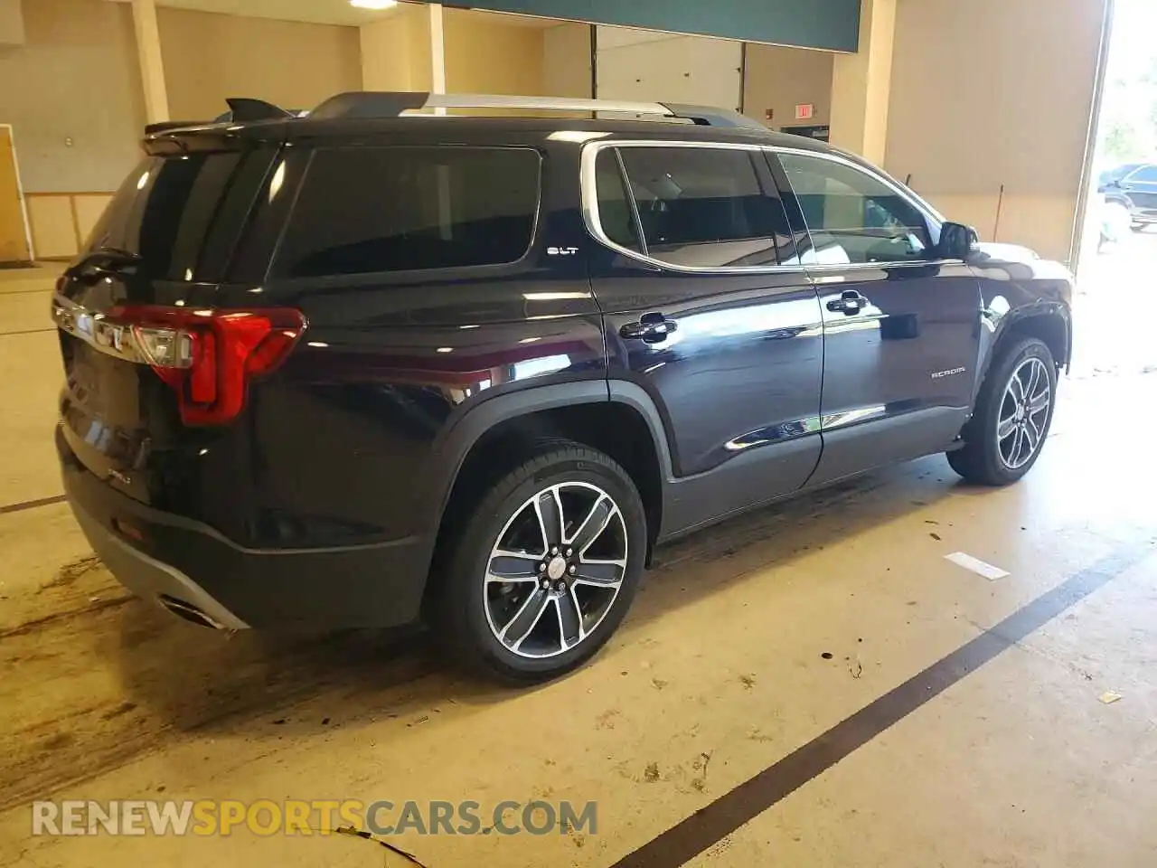 3 Photograph of a damaged car 1GKKNULS0MZ136827 GMC ACADIA 2021