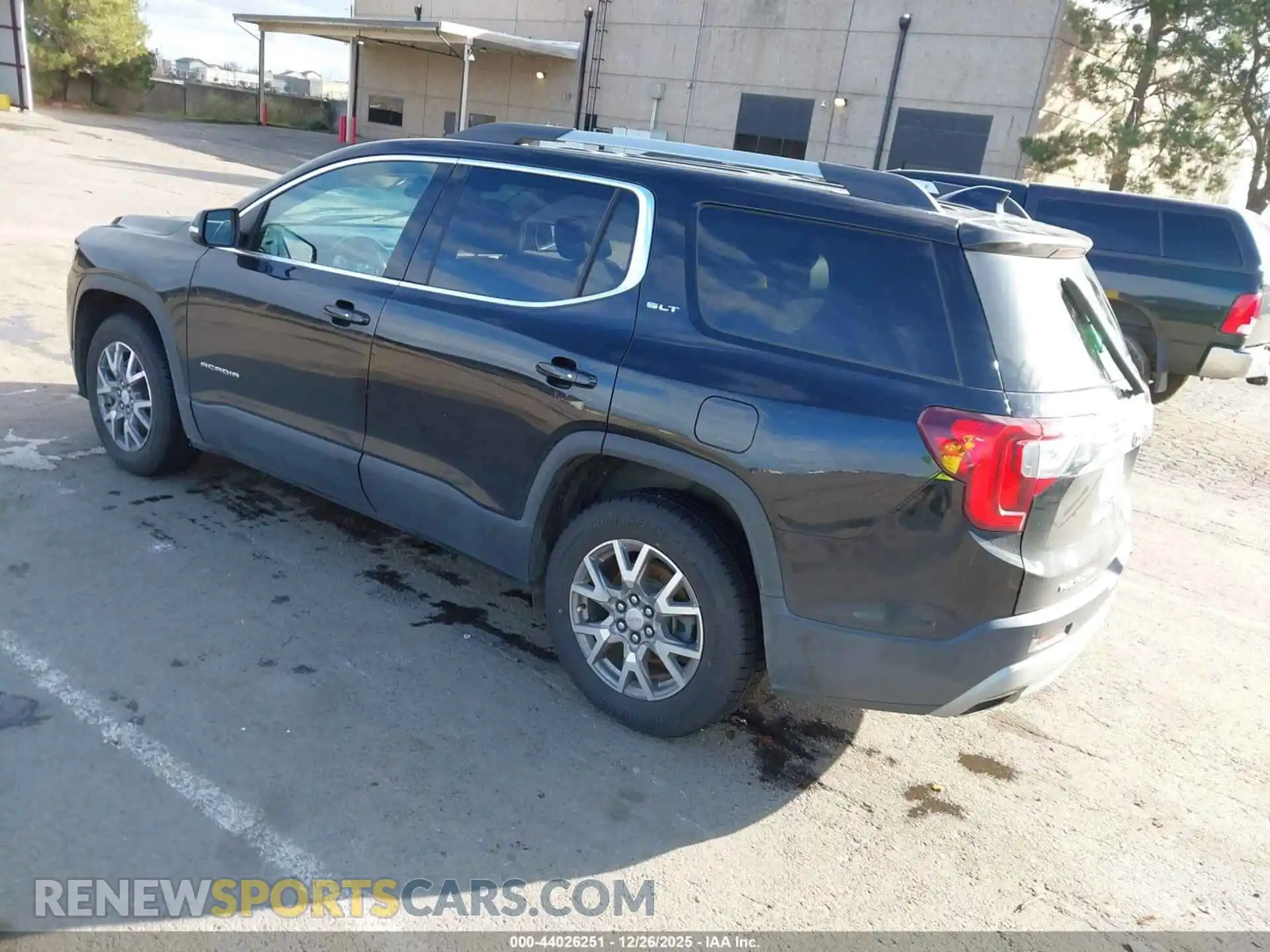 3 Photograph of a damaged car 1GKKNULS1MZ220428 GMC ACADIA 2021