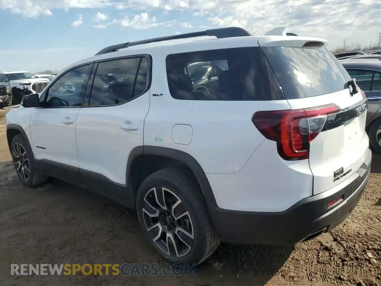 2 Photograph of a damaged car 1GKKNULS5MZ215877 GMC ACADIA 2021