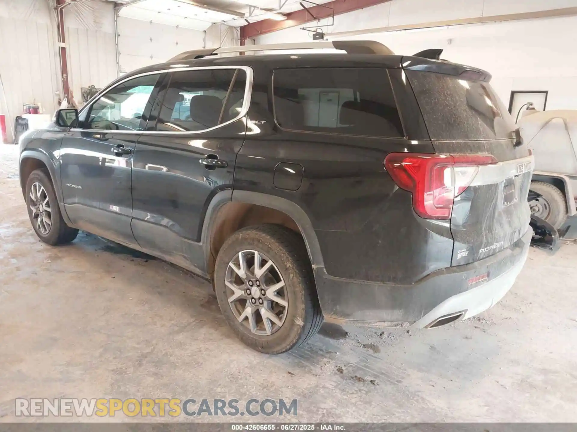 3 Photograph of a damaged car 1GKKNULS7MZ159411 GMC ACADIA 2021