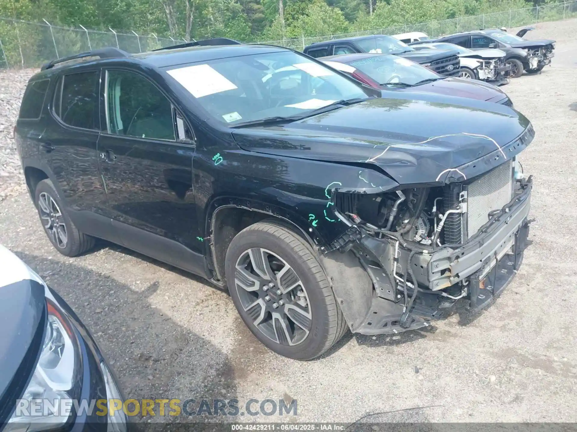 1 Photograph of a damaged car 1GKKNULS8MZ107043 GMC ACADIA 2021