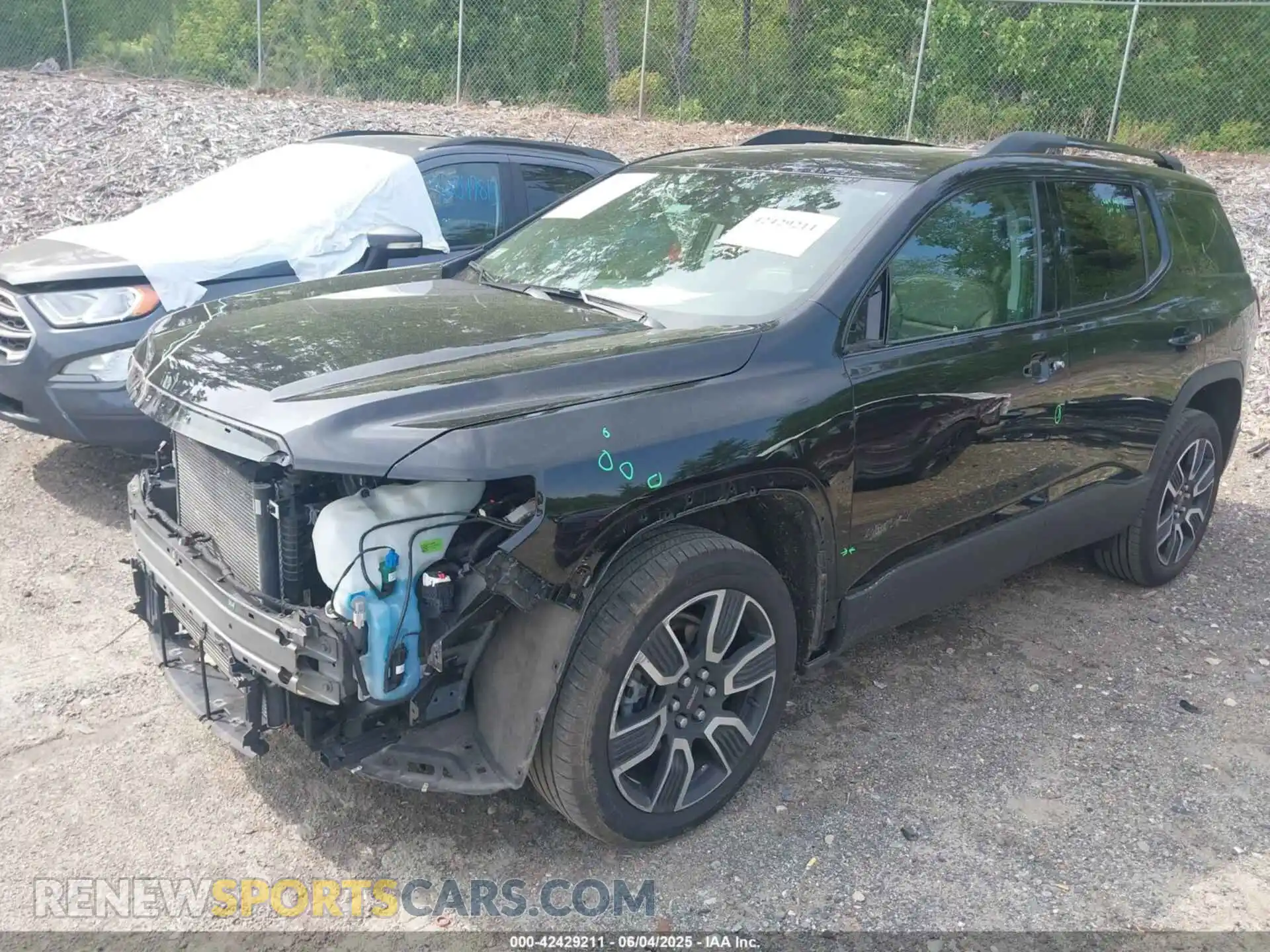 2 Photograph of a damaged car 1GKKNULS8MZ107043 GMC ACADIA 2021