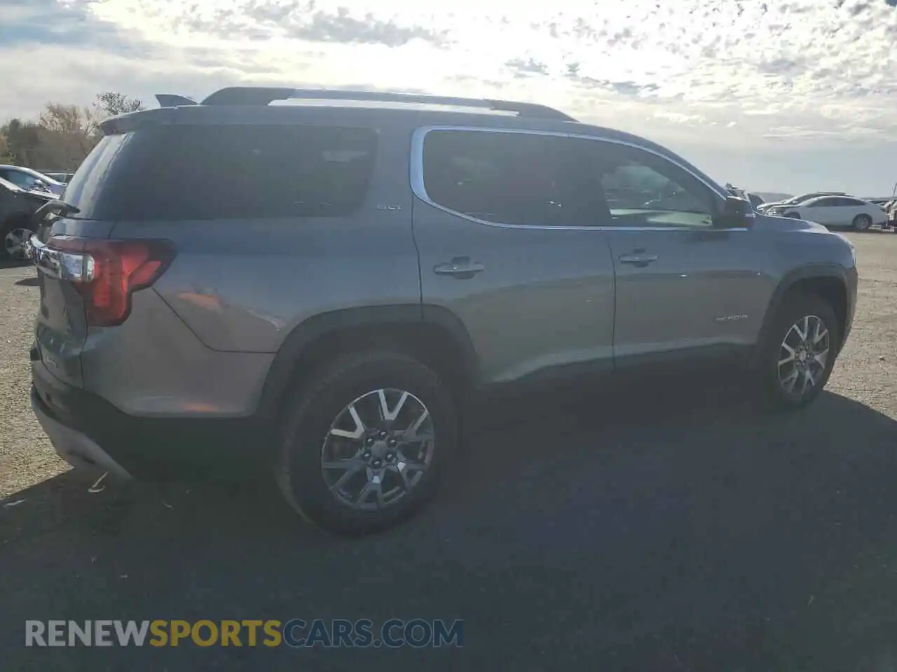 3 Photograph of a damaged car 1GKKNULSXMZ156647 GMC ACADIA 2021