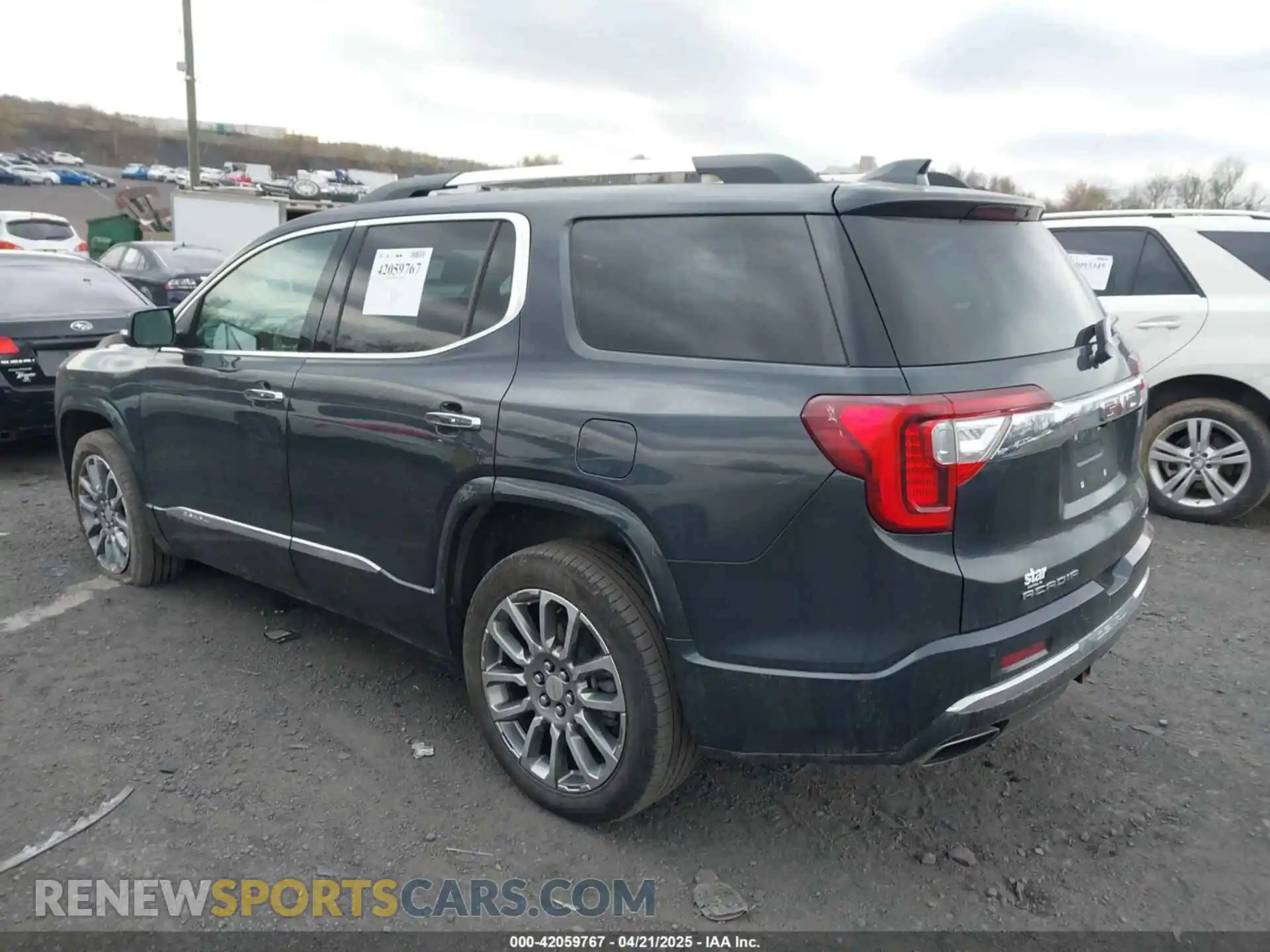 3 Photograph of a damaged car 1GKKNXLS8MZ133935 GMC ACADIA 2021