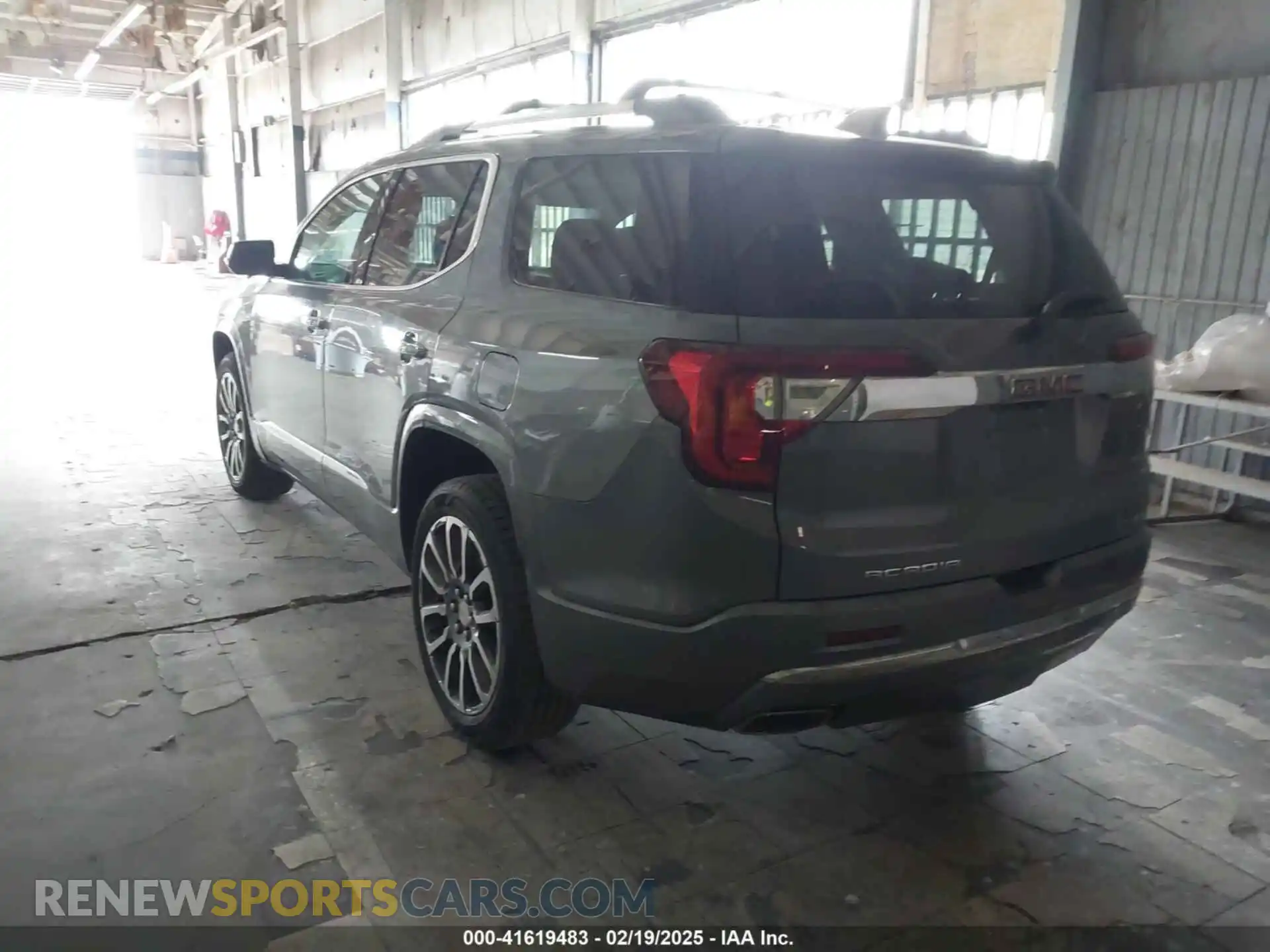 3 Photograph of a damaged car 1GKKNXLS8MZ183900 GMC ACADIA 2021