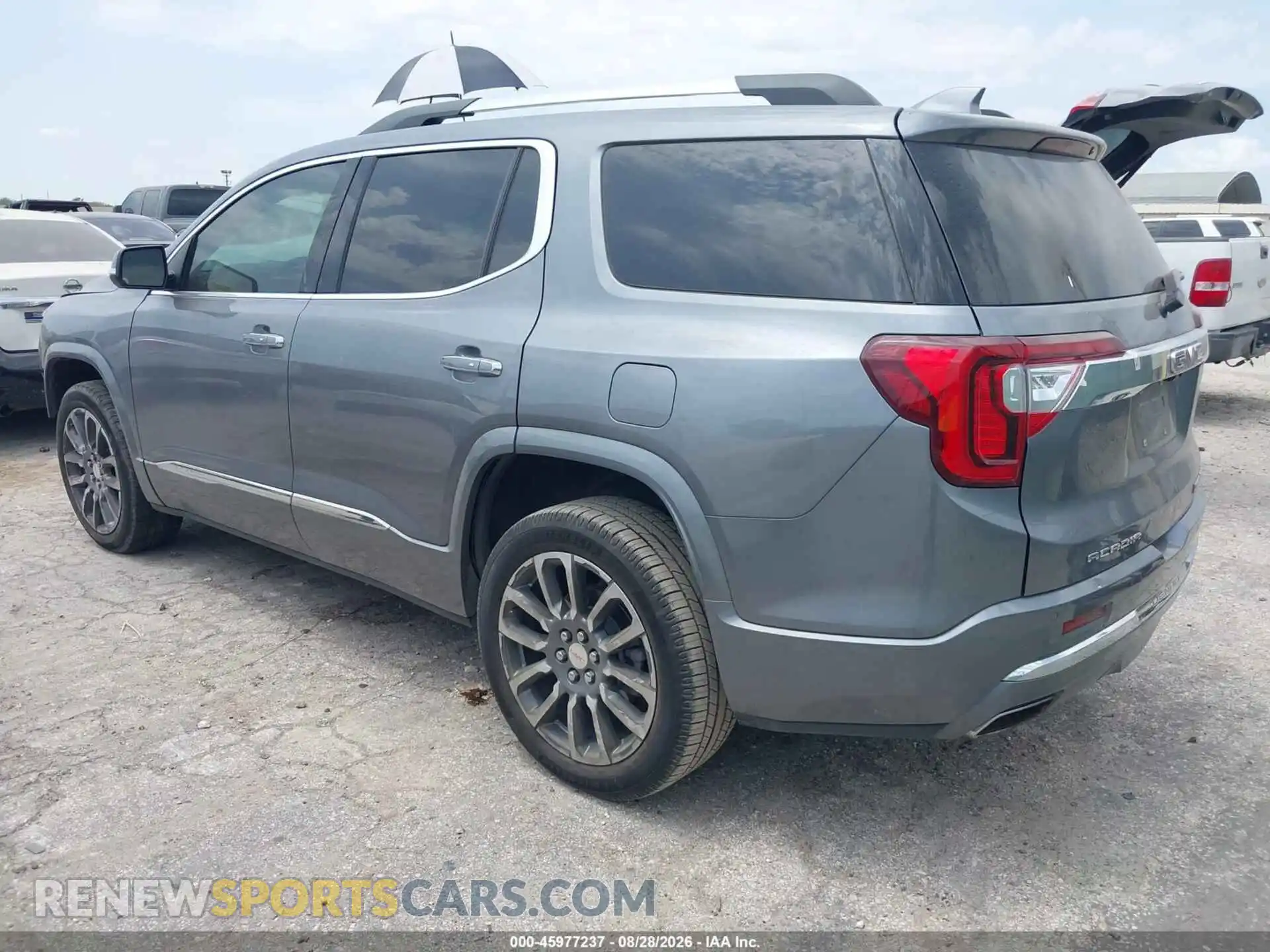3 Фотография поврежденного автомобиля 1GKKNPLSXNZ142606 GMC ACADIA 2022