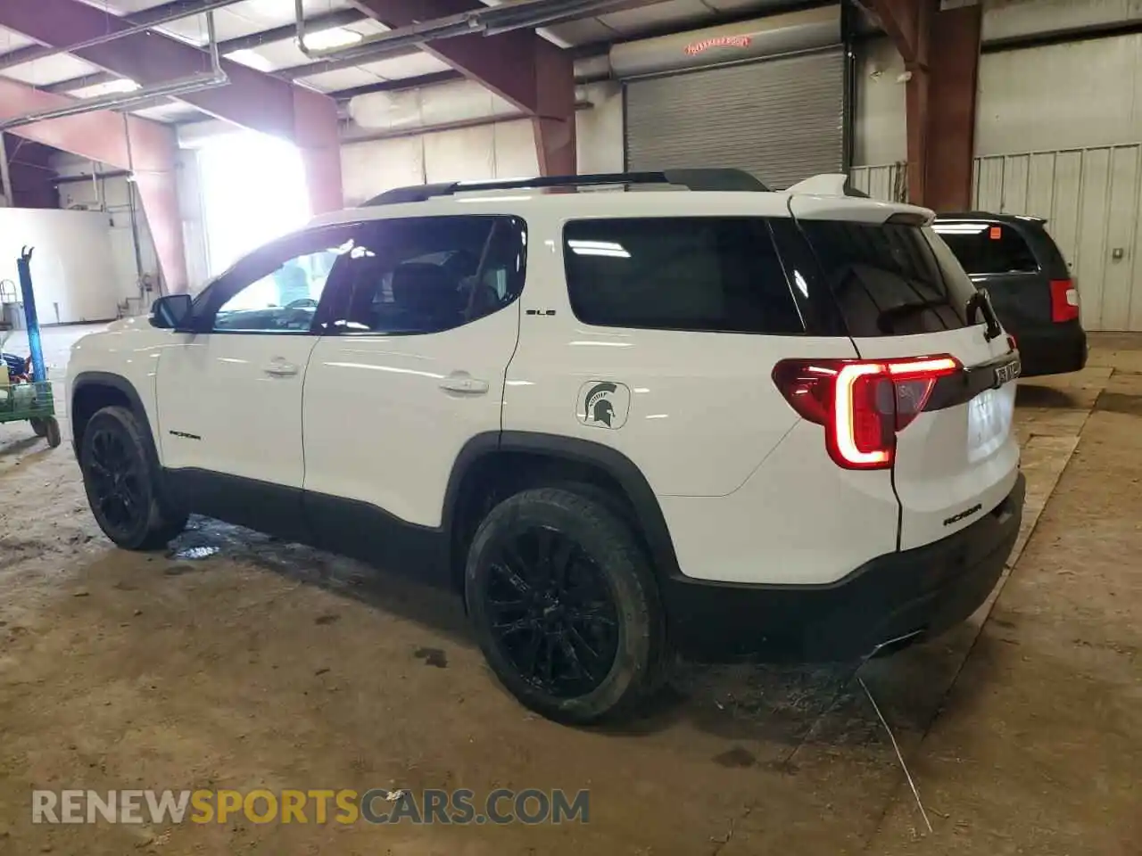 2 Photograph of a damaged car 1GKKNRL44NZ106908 GMC ACADIA 2022