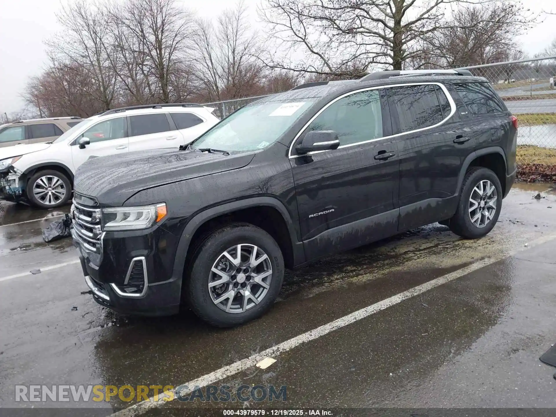 2 Photograph of a damaged car 01GKKNML44Z129966 GMC ACADIA 2023