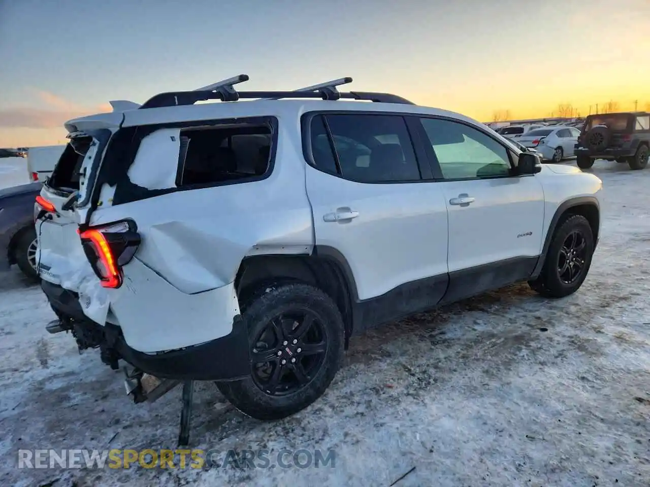 3 Фотография поврежденного автомобиля 1GKKNLLS9PZ186043 GMC ACADIA 2023