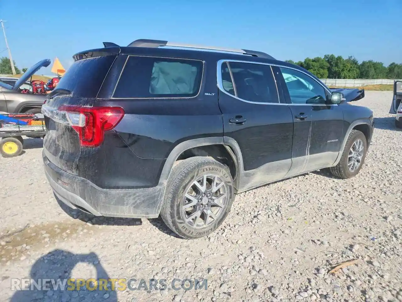 3 Photograph of a damaged car 1GKKNML40PZ127888 GMC ACADIA 2023