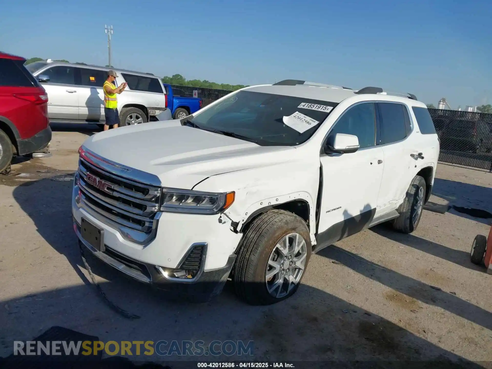2 Photograph of a damaged car 1GKKNML41PZ132081 GMC ACADIA 2023