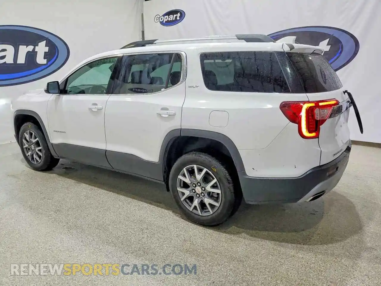 2 Photograph of a damaged car 1GKKNML41PZ147180 GMC ACADIA 2023