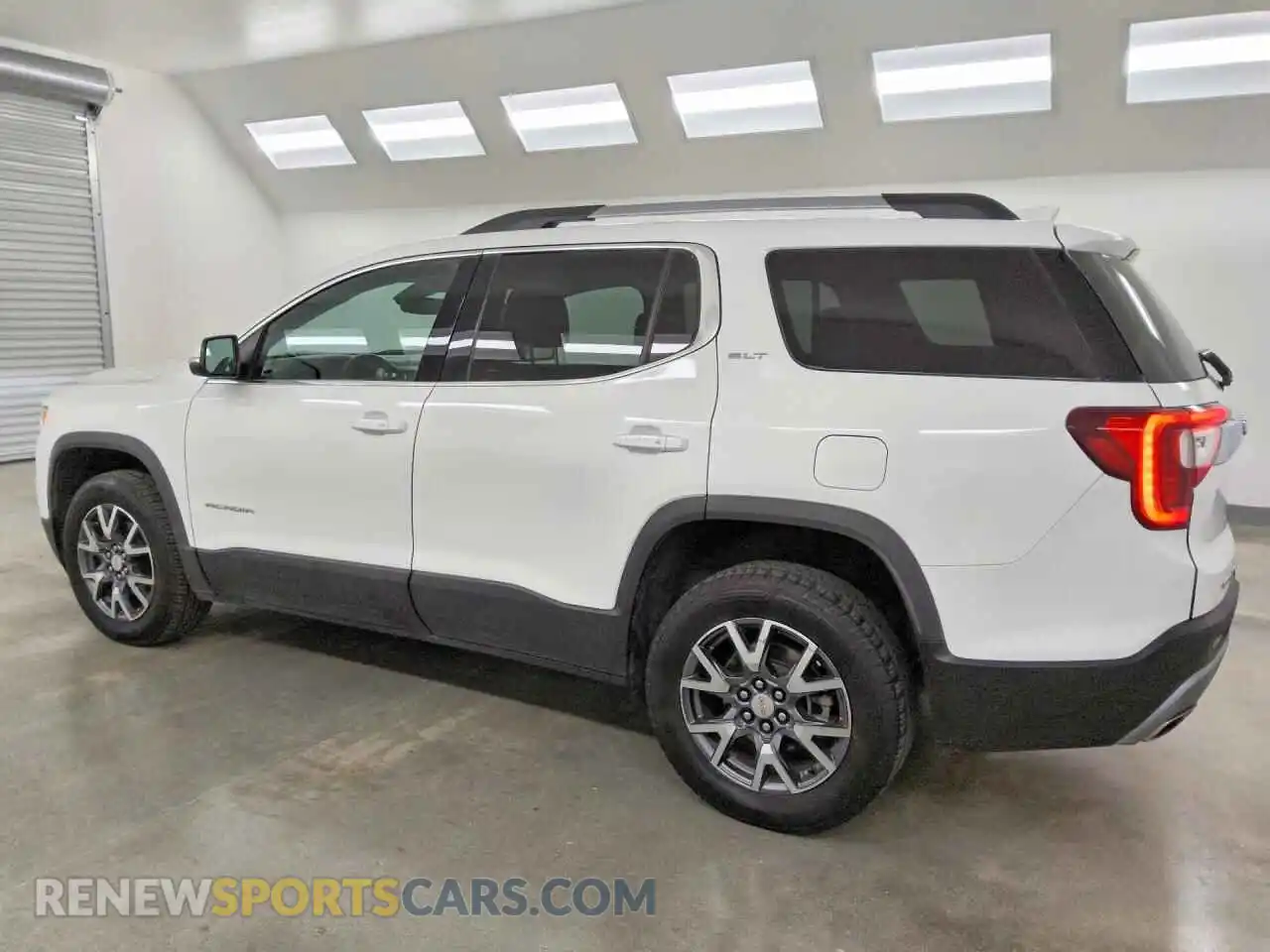 2 Фотография поврежденного автомобиля 1GKKNML45PZ146923 GMC ACADIA 2023