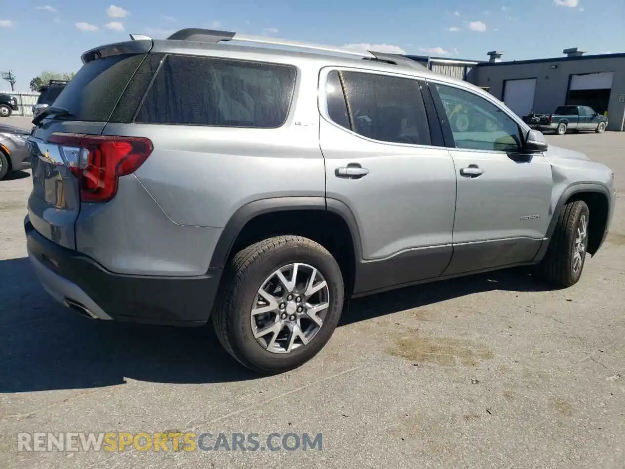 3 Photograph of a damaged car 1GKKNML45PZ238906 GMC ACADIA 2023