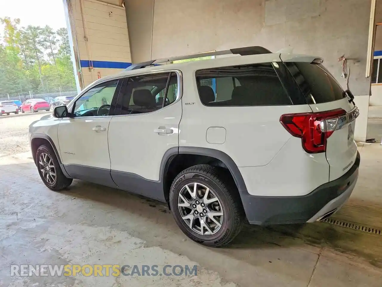 2 Фотография поврежденного автомобиля 1GKKNML46PZ189117 GMC ACADIA 2023