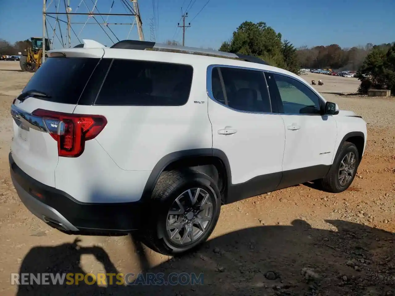 3 Photograph of a damaged car 1GKKNML47PZ223713 GMC ACADIA 2023