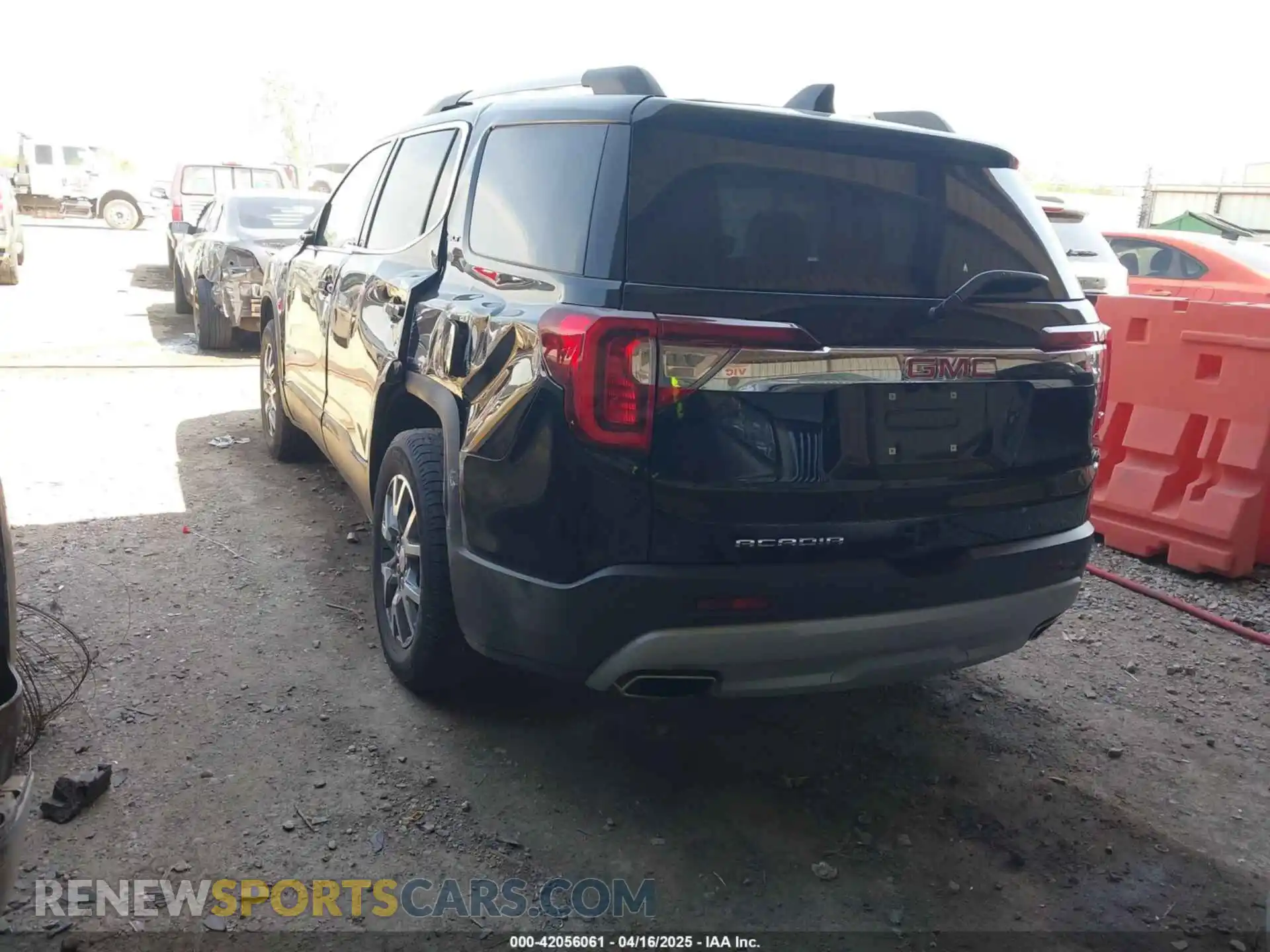 3 Photograph of a damaged car 1GKKNML4XPZ223446 GMC ACADIA 2023
