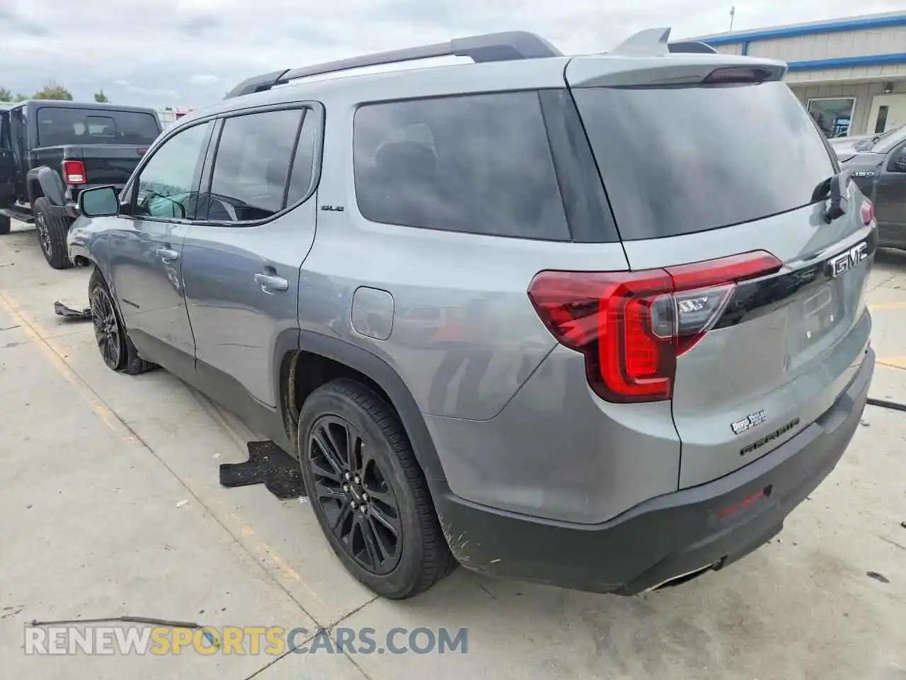 2 Фотография поврежденного автомобиля 1GKKNRL46PZ116228 GMC ACADIA 2023