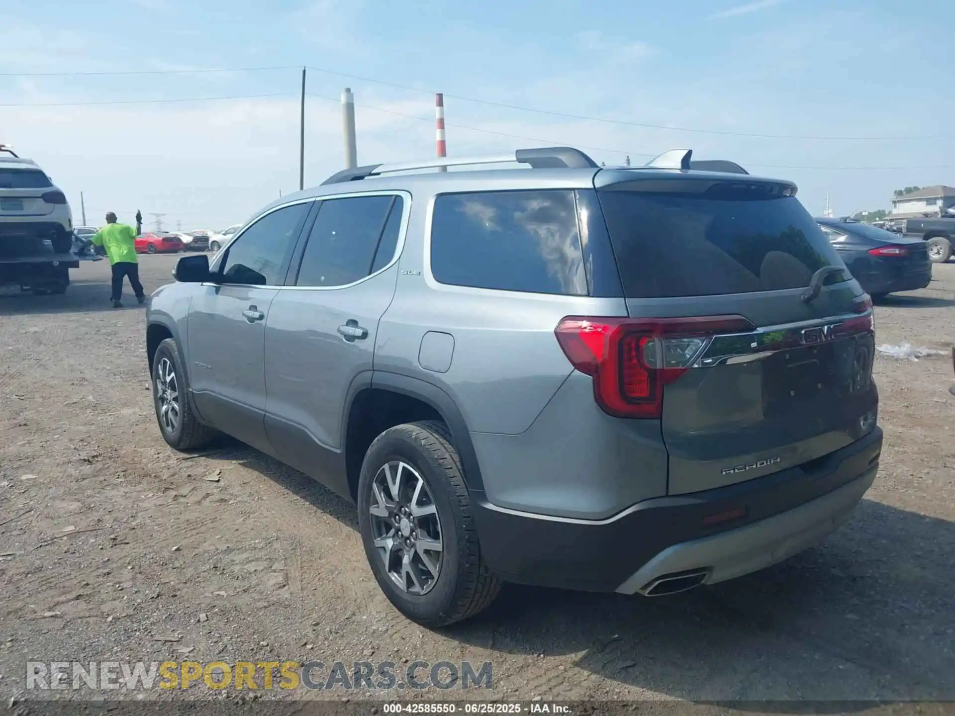 3 Фотография поврежденного автомобиля 1GKKNRL47PZ244591 GMC ACADIA 2023