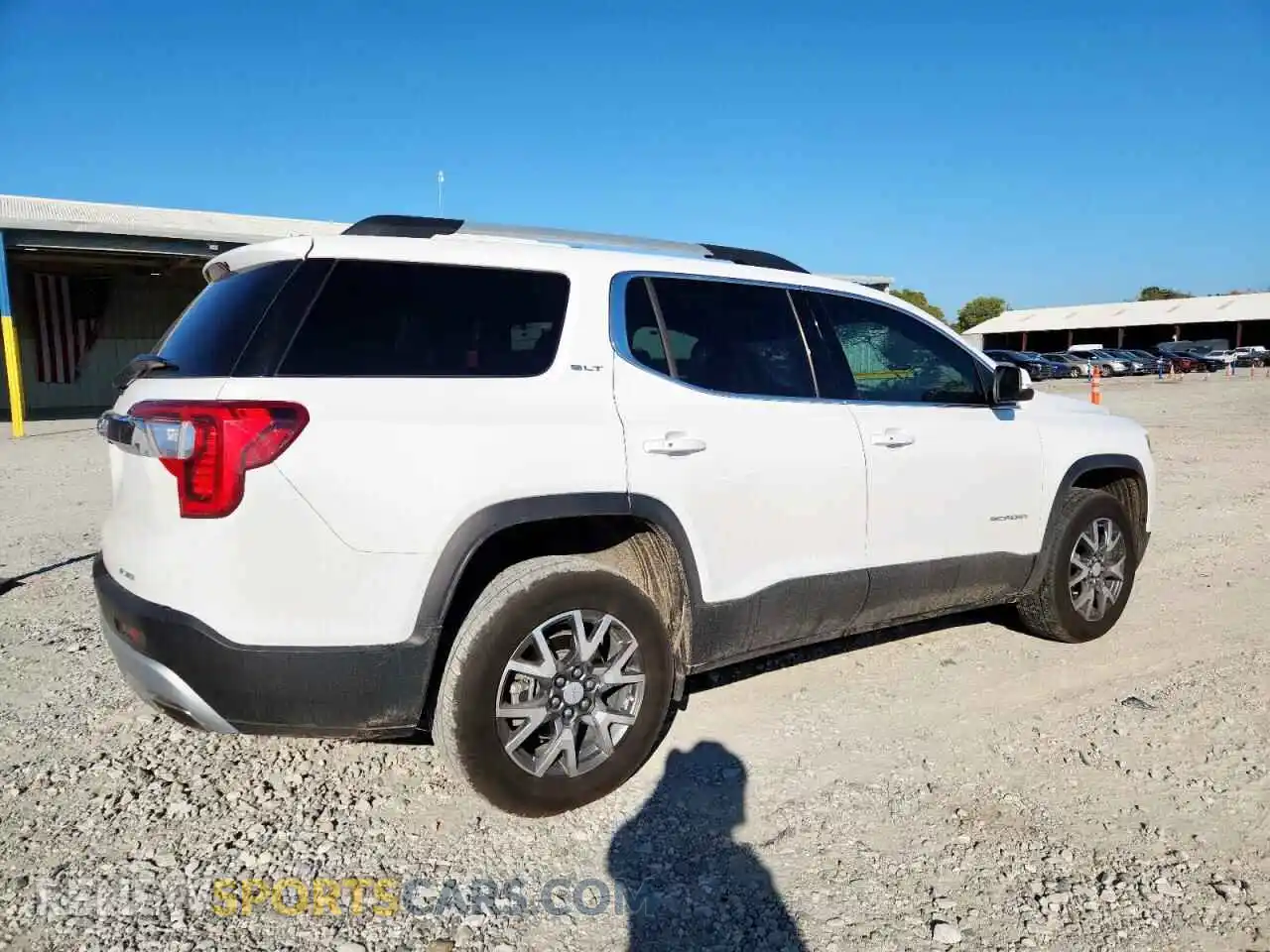3 Photograph of a damaged car 1GKKNUL47PZ236302 GMC ACADIA 2023