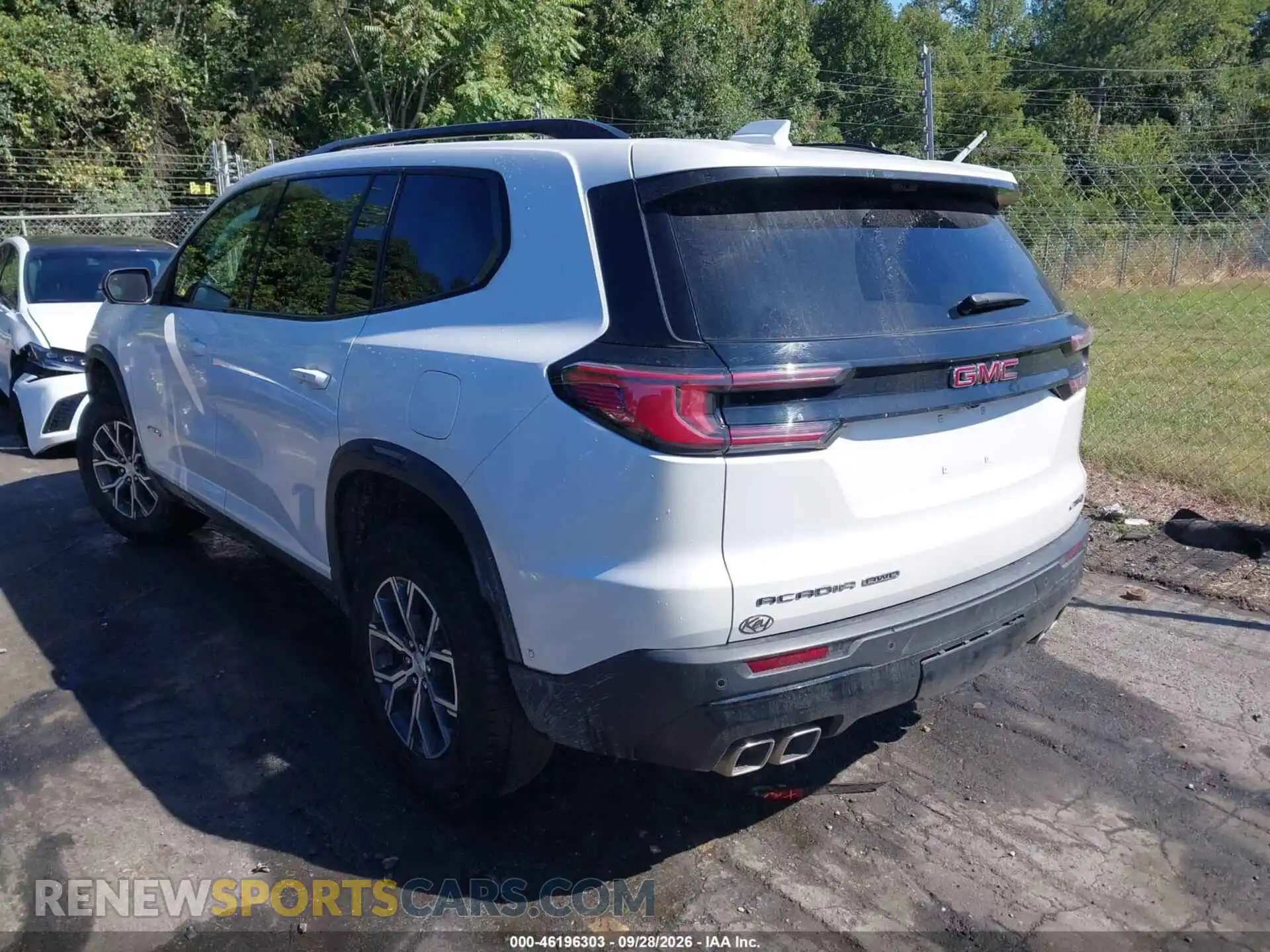3 Photograph of a damaged car 1GKENPRS2SJ171340 GMC ACADIA 2025
