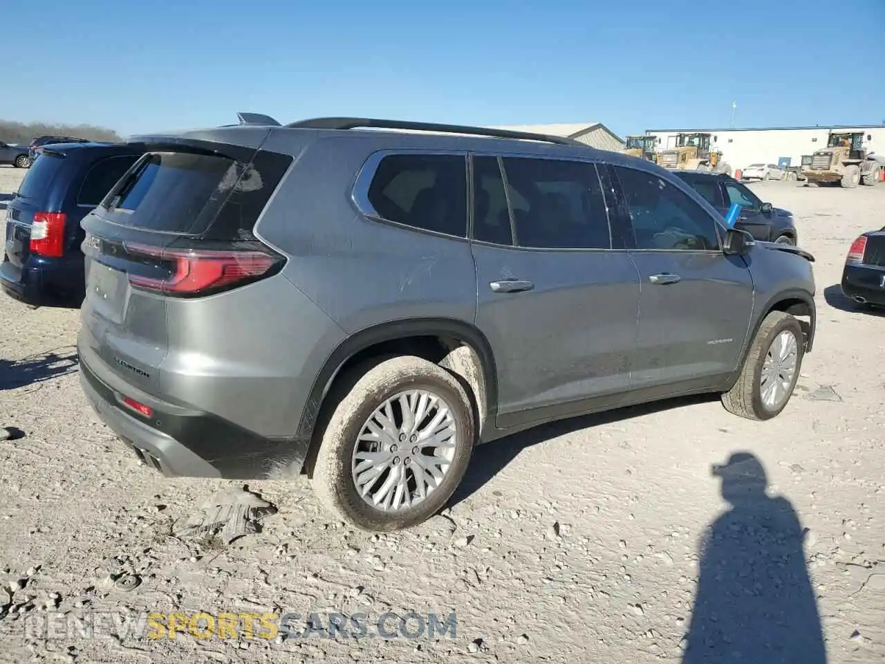 3 Photograph of a damaged car 1GKENKKS3RJ218625 GMC ACADIA UPL 2024