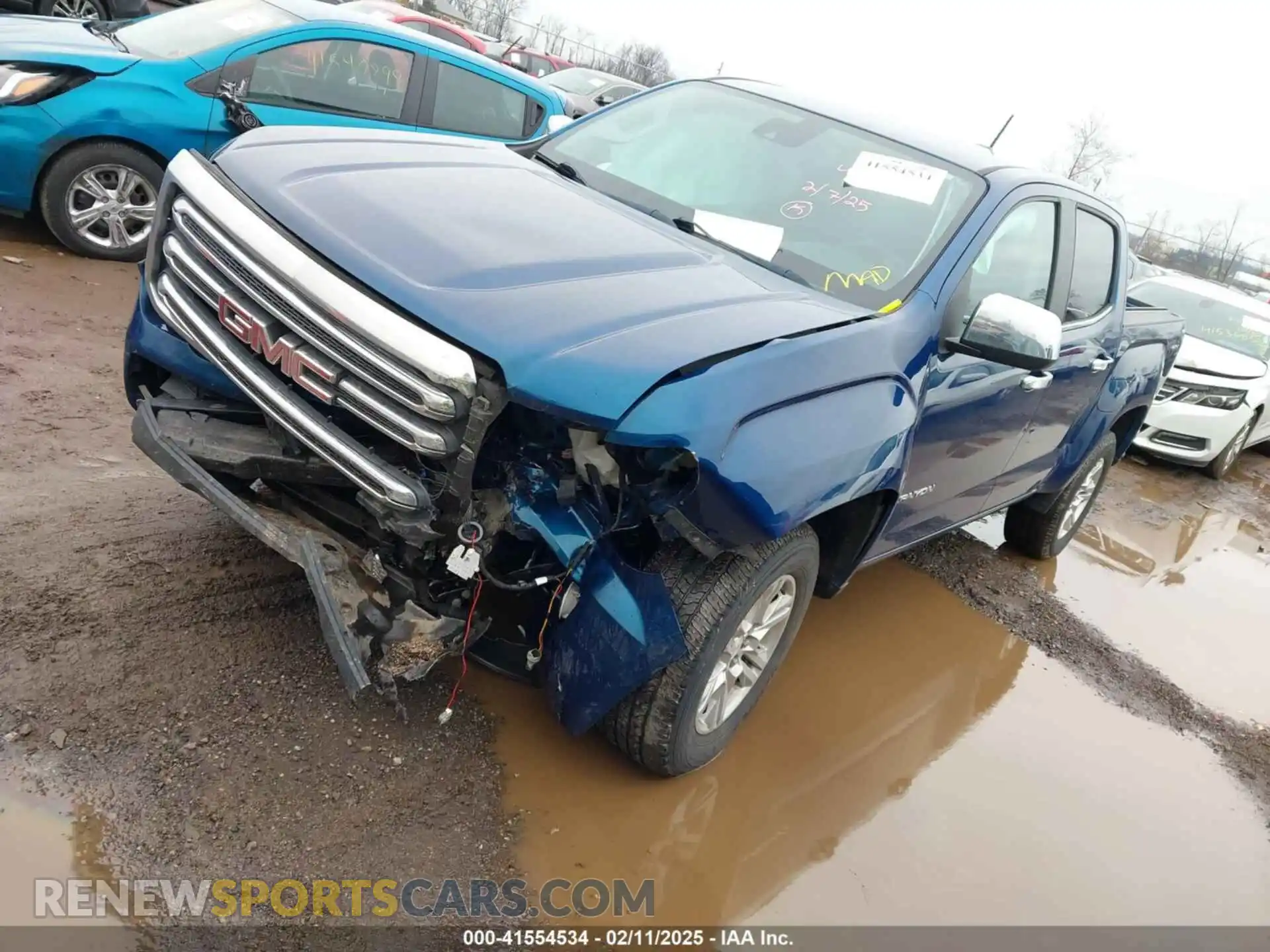 2 Photograph of a damaged car 1GTG6CEN2K1209224 GMC CANYON 2019