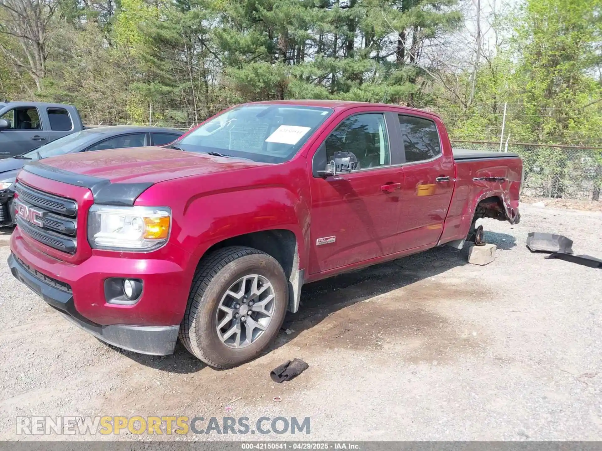 2 Photograph of a damaged car 1GTG6FEN1K1290802 GMC CANYON 2019