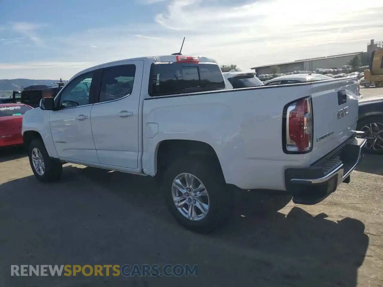 2 Photograph of a damaged car 1GTG5CEN8L1180252 GMC CANYON 2020