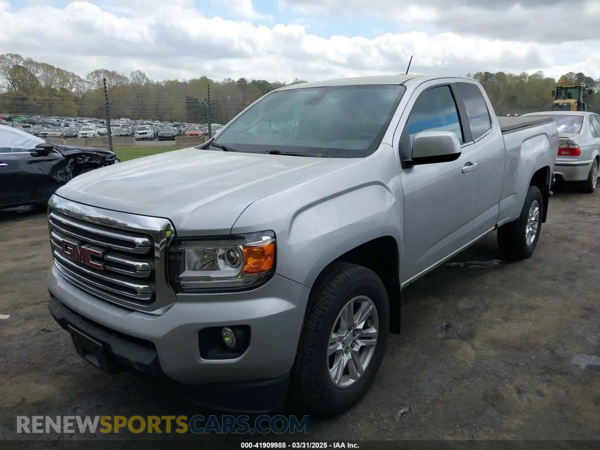 2 Photograph of a damaged car 1GTH6CEN6L1175293 GMC CANYON 2020