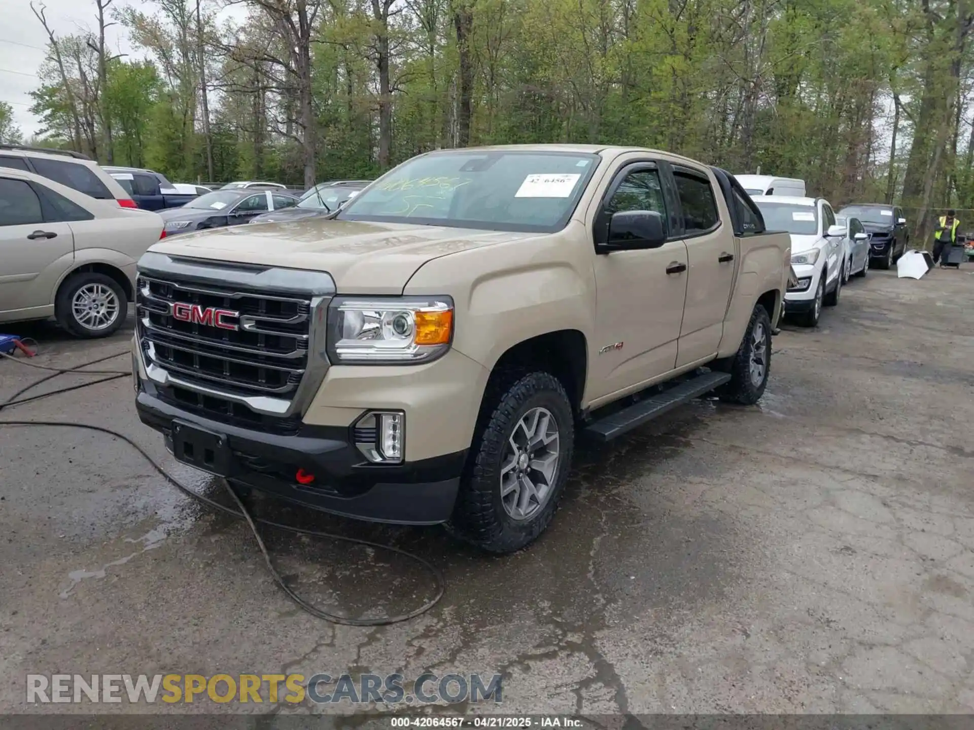 2 Photograph of a damaged car 1GTG6FEN2M1223810 GMC CANYON 2021