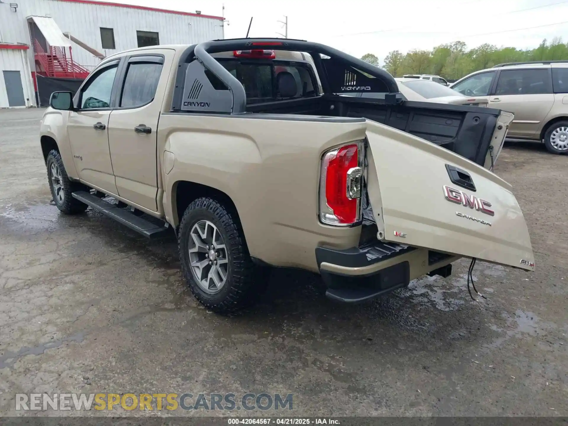 3 Photograph of a damaged car 1GTG6FEN2M1223810 GMC CANYON 2021